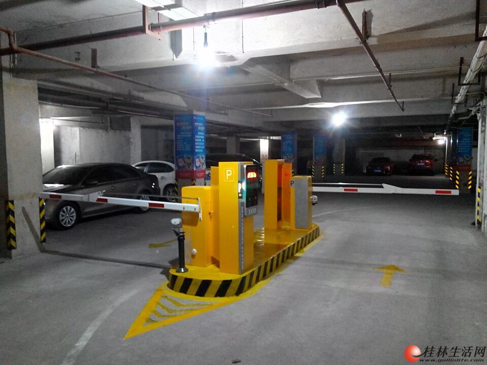 智慧通行新篇章 道闸、人行道摆闸与大型停车场智能收费系统构筑现代智能停车场